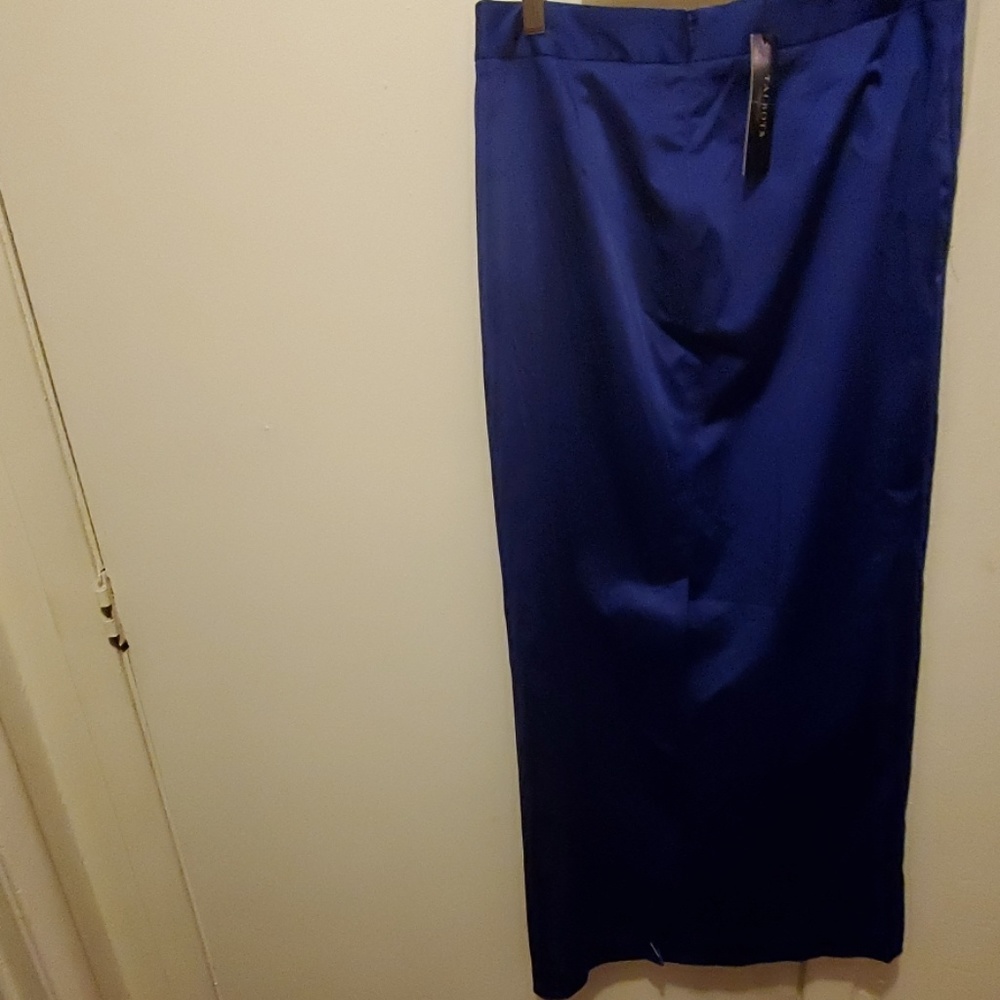 Talbots pencil skirt. - Picture 3 of 5